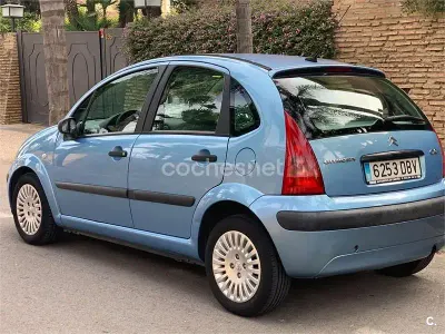 Usado Citroën C3 70 CV (51 kW) 2004 Azul Berlina