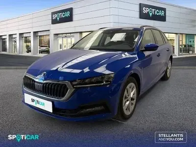 Usado Skoda Octavia Ambition 204 CV (150 kW) 2022 Azul Familiar