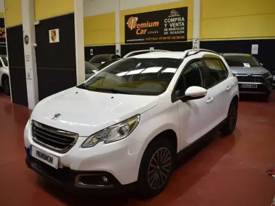 Usado Peugeot 2008 Active 99 CV (72 kW) 2015 Blanco SUV