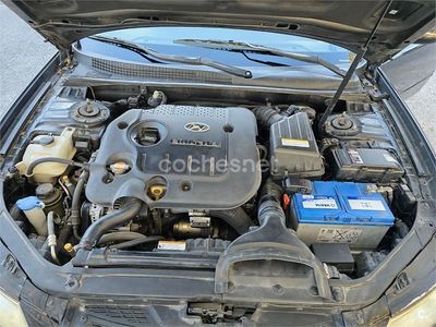 Usado Hyundai Sonata Style 140 CV (102 kW) 2008 Negro Berlina