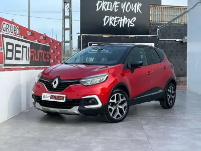Usado Renault Captur Version S 150 CV (110 kW) 2019 Rojo SUV