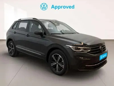 Usado VW Tiguan Life 122 CV (89 kW) 2024 Gris SUV