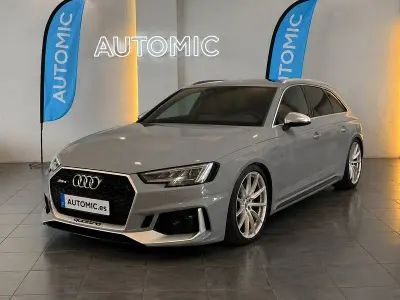 Usado Audi RS4 S-Line 450 CV (330 kW) 2019 Gris / plata Familiar