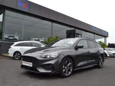 Usado Ford Focus ST-Line 125 CV (91 kW) 2019 Gris / plata Familiar