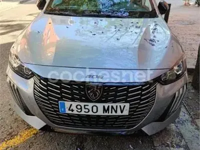 Usado Peugeot 208 Active 100 CV (73 kW) 2024 Gris / plata Utilitario