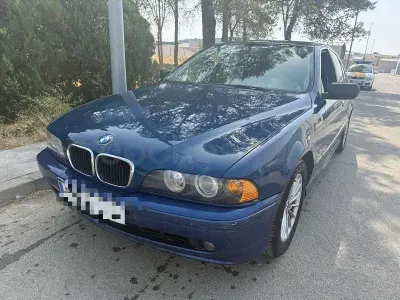 Usado BMW 530 193 CV (141 kW) 2002 Azul Familiar