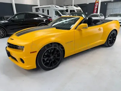 Usado Chevrolet Camaro 405 CV (297 kW) 2013 Amarillo Descapotable