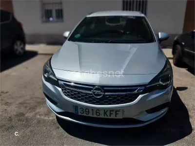Usado Opel Astra Excellence 136 CV (100 kW) 2017 Blanco Familiar