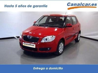 Usado Skoda Fabia 60 CV (44 kW) 2010 Rojo Utilitario