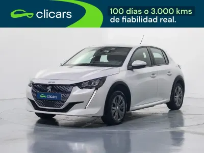 Usado Peugeot e-208 Allure 100 kW (136 CV) 2020 Blanco Utilitario