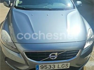 Usado Volvo V40 R-Design Kinetic 190 CV (139 kW) 2014 Gris / plata Berlina