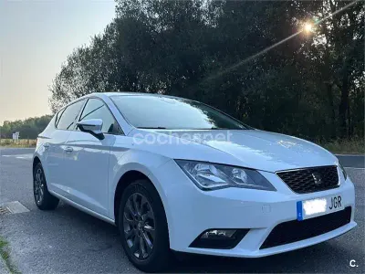 Usado Seat Leon I-Tech 105 CV (77 kW) 2015 Blanco Berlina
