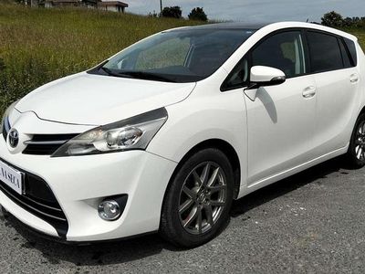 Blanco Usado 2014 Toyota Verso Advance Monovolumen | 9990 € (Un poco caro)