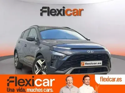 Usado Hyundai Bayon 100 CV (73 kW) 2022 Gris SUV