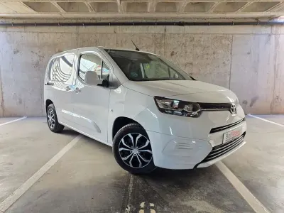 Usado Toyota Proace City City 102 CV (75 kW) 2020 Blanco Monovolumen