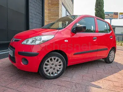 Usado Hyundai i10 Comfort 86 CV (63 kW) 2011 Rojo Utilitario