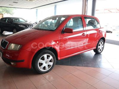 Usado Skoda Fabia Sport 101 CV (74 kW) 2005 Rojo Berlina