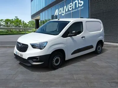 Usado Opel Combo S 102 CV (75 kW) 2022 Blanco Monovolumen