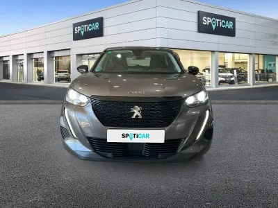 Usado Peugeot 2008 Active 110 CV (80 kW) 2021 Gris SUV