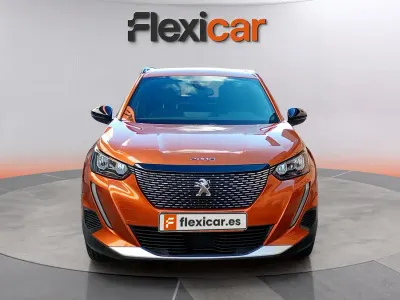 Usado Peugeot 2008 Active 101 CV (74 kW) 2023 Naranja SUV