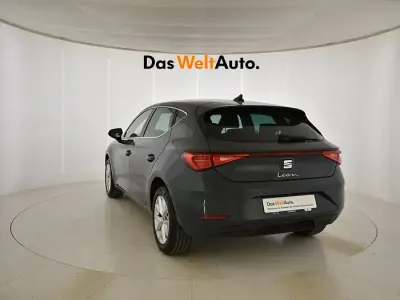 Usado Seat Leon Style 116 CV (85 kW) 2025 Azul