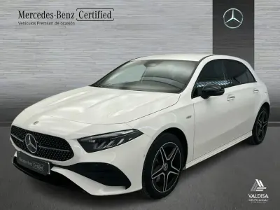 Usado Mercedes A250 AMG line 218 CV (160 kW) 2025 Blanco Berlina