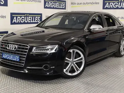 Usado Audi A8 Advanced 520 CV (382 kW) 2015 Negro Berlina
