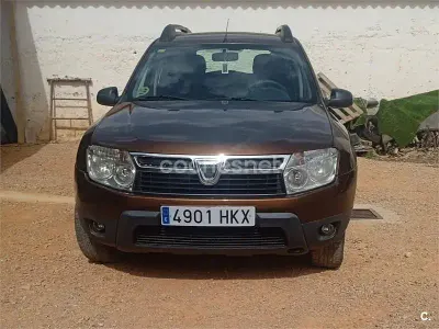 Usado Dacia Duster Lauréate 107 CV (78 kW) 2012 Marrón SUV