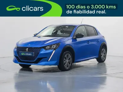 Usado Peugeot e-208 Allure 100 kW (136 CV) 2023 Azul Utilitario