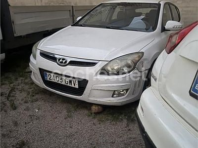 Blanco Usado 2010 Hyundai i30 Comfort Berlina | 5000 € (Precio justo)