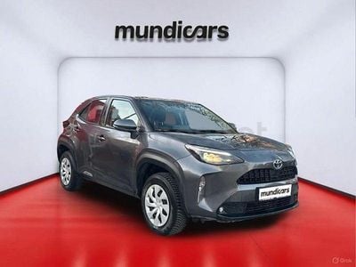 Usado Toyota Yaris Cross Business Edition 116 CV (85 kW) 2023 Gris / plata SUV