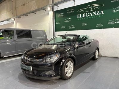 Usado Opel Astra Cabriolet Enjoy 116 CV (85 kW) 2010 Negro Descapotable