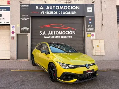Usado VW Golf VIII GTI Clubsport 301 CV (221 kW) 2023 Amarillo Berlina