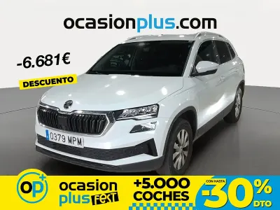 Usado Skoda Karoq Selection 115 CV (84 kW) 2024 Blanco SUV