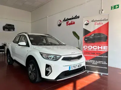 Usado Kia Stonic 84 CV (61 kW) 2023 Blanco SUV