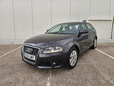 Usado Audi A3 Attraction 125 CV (91 kW) 2009 Gris / plata Utilitario