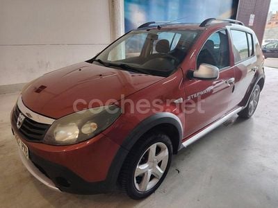 Usado Dacia Sandero Stepway 85 CV (62 kW) 2012 Rojo Berlina