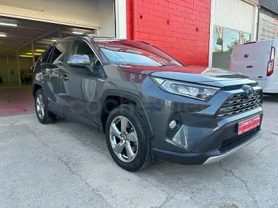 Usado Toyota RAV4 Hybrid Advance 218 CV (160 kW) 2021 Gris / plata SUV