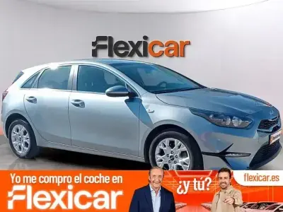 Usado Kia Ceed 136 CV (100 kW) 2023 Gris Utilitario