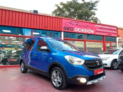 Usado Dacia Dokker Essentiel 95 CV (69 kW) 2020 Azul Monovolumen