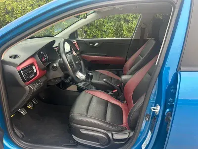 Usado Kia Rio Sport 101 CV (74 kW) 2022 Azul Berlina