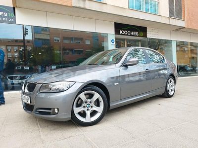 Gris / plata Usado 2011 BMW 318 Luxury Line Berlina | 11.990 € (Caro)