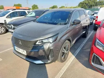 Usado Peugeot 5008 GT 130 CV (95 kW) 2021 Marrón SUV