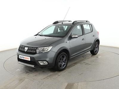 Usado Dacia Sandero 90 CV (66 kW) 2017 Gris Berlina