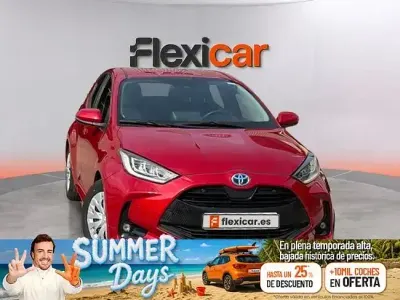 Usado Toyota Yaris Active 116 CV (85 kW) 2023 Rojo Utilitario