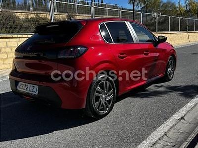 Usado Peugeot 208 Style 100 CV (73 kW) 2022 Rojo Utilitario