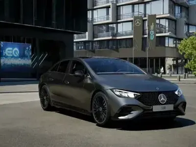 Nuevo Mercedes EQE350 AMG 234 kW (319 CV) 2026 Azul Berlina