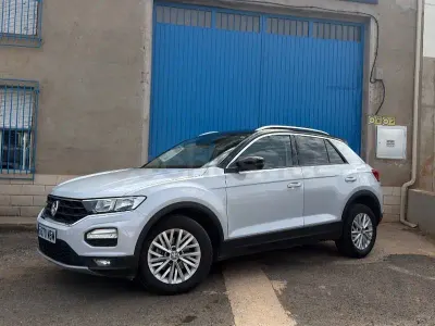 Usado VW T-Roc Advance 115 CV (84 kW) 2019 Gris / plata SUV