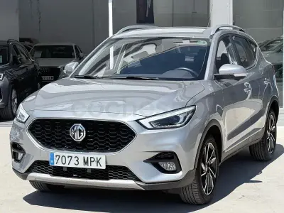 Usado MG ZS Luxury 106 CV (77 kW) 2024 Gris / plata SUV