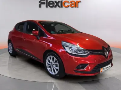 Usado Renault Clio IV Zen 90 CV (66 kW) 2017 Rojo Utilitario